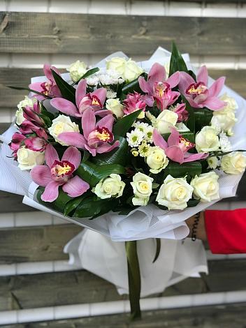 Букет цветов из: Розы и Хризантемы в Архаре