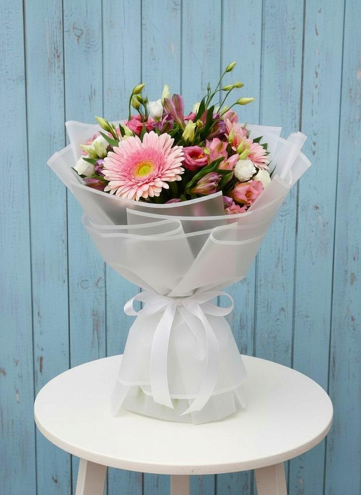 Букет цветов из: Герберы, Альстромерии и Лизиантусы в Архаре