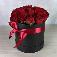 Цветочная композиция из Розы в шляпной коробке в Архаре