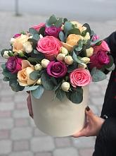 Цветочная композиция из Розы в шляпной коробке в Архаре